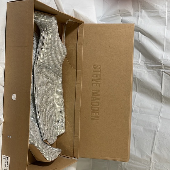 Steve Madden Violetta rhinestone women’s silver boots, new in box size 9.5 - Picture 9 of 13
